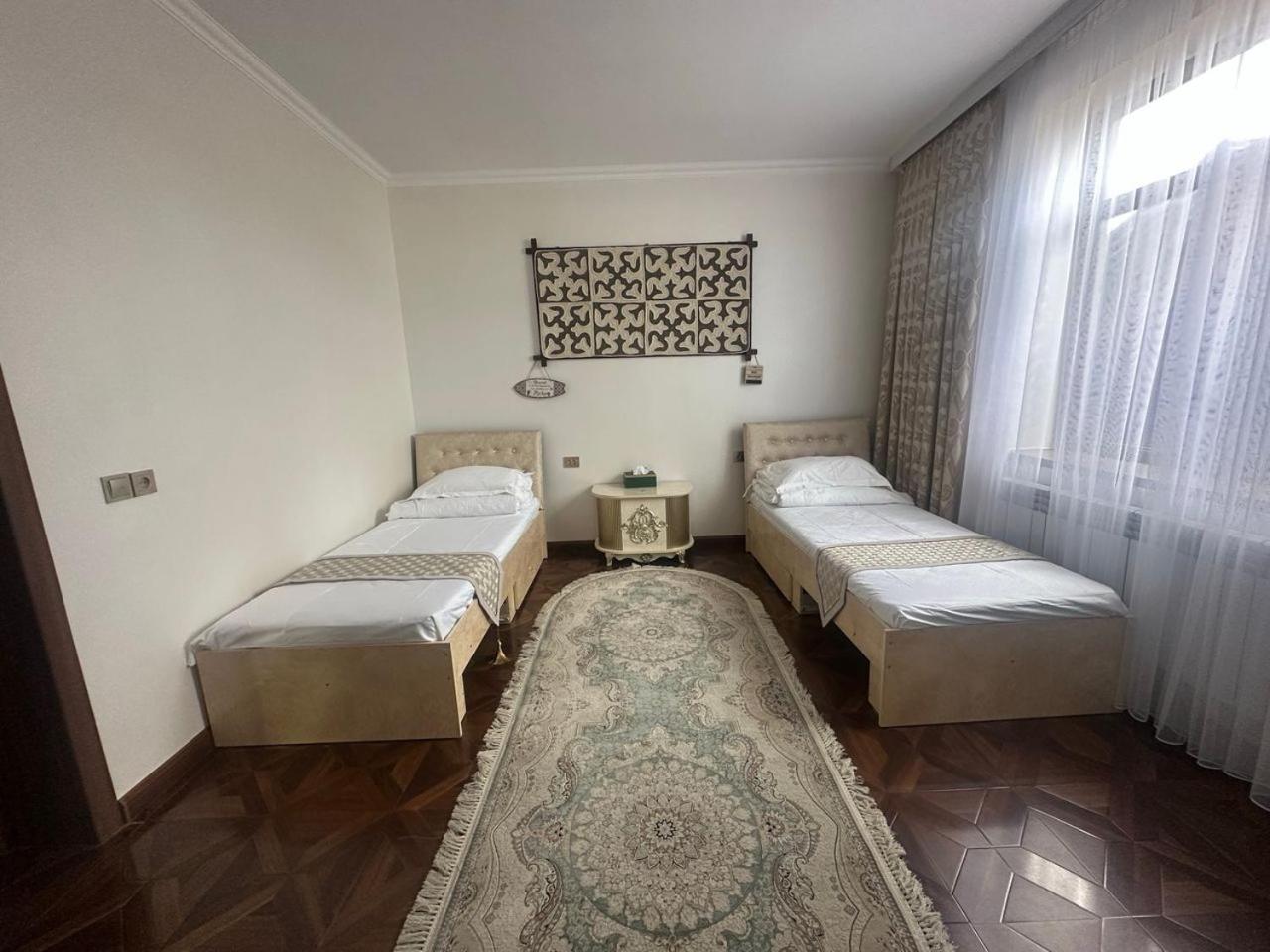 Sultan Saray Hostel Osh Buitenkant foto