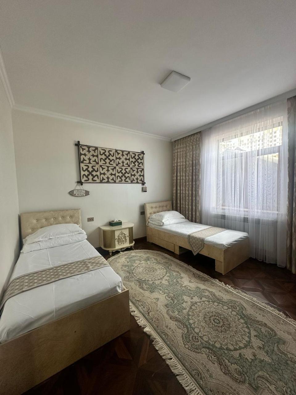 Sultan Saray Hostel Osh Buitenkant foto