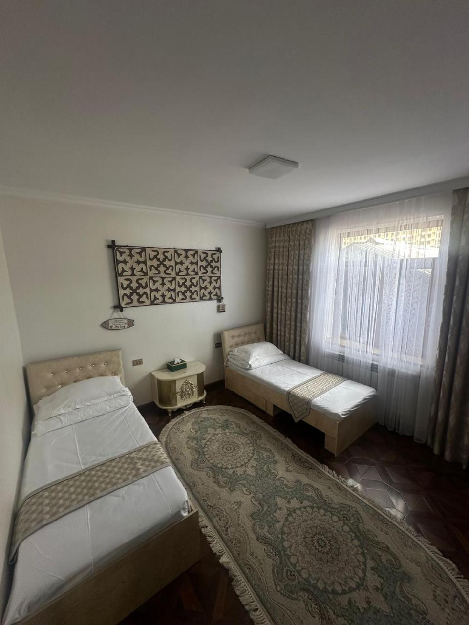Sultan Saray Hostel Osh Buitenkant foto