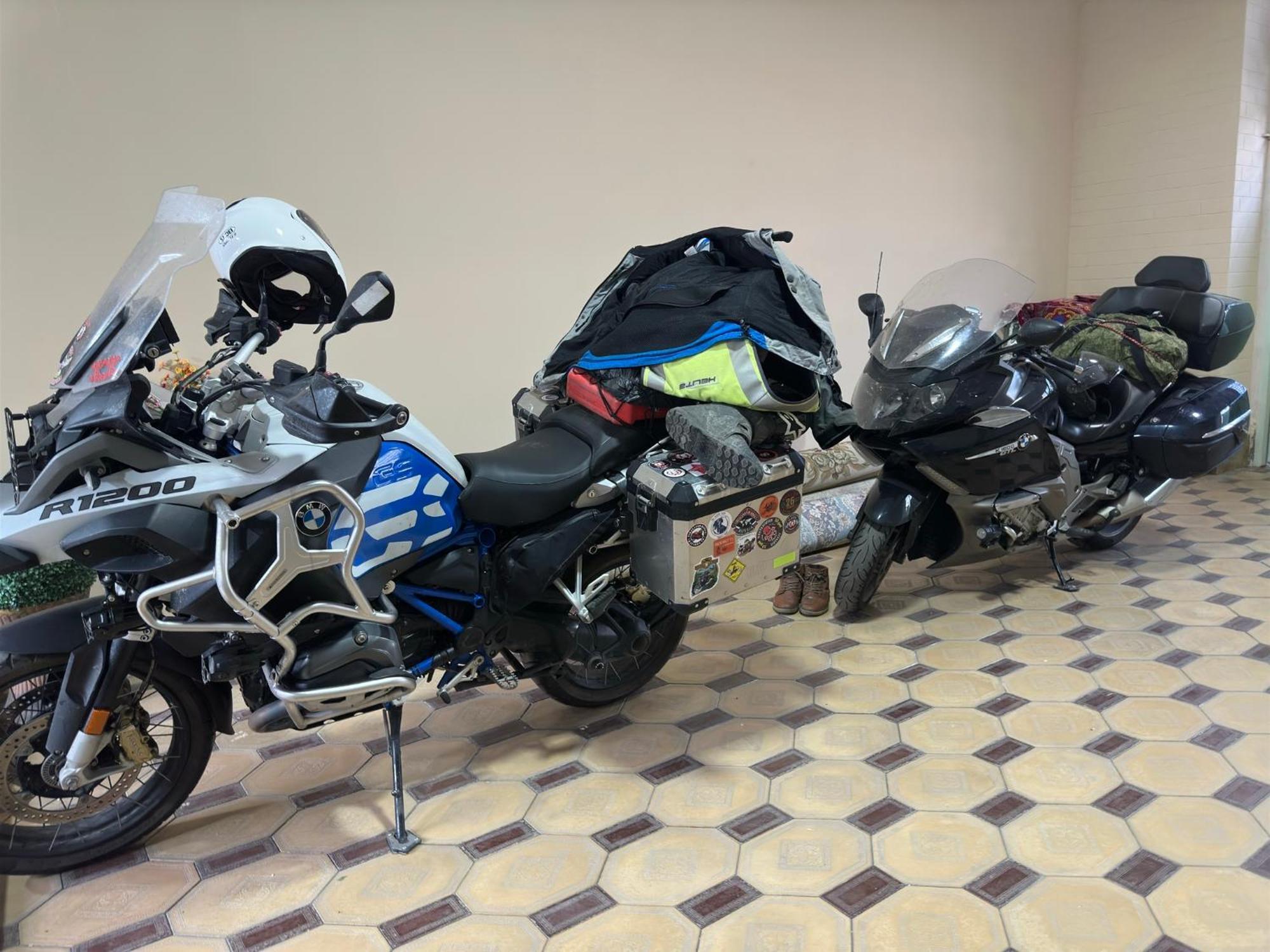 Sultan Saray Hostel Osh Buitenkant foto